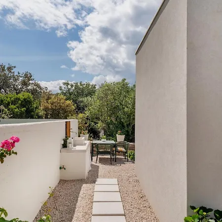 Solta Tonka Vila Grohote